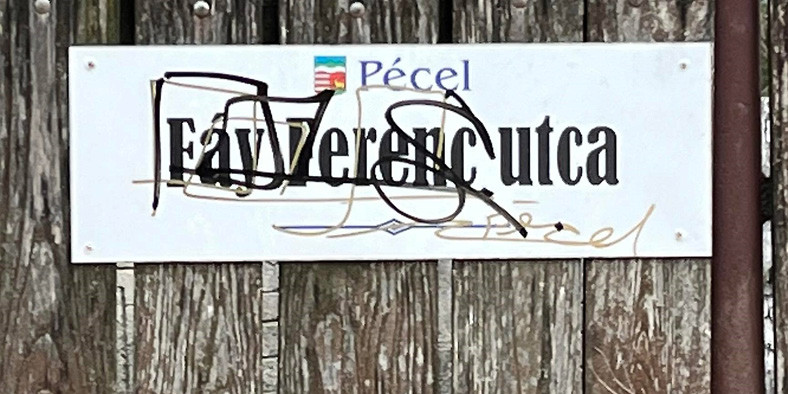Utcanevtabla
