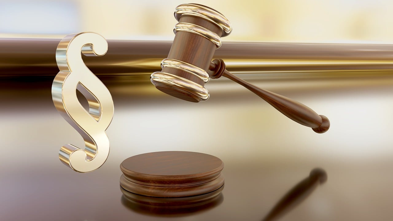 Law 4292803 1280