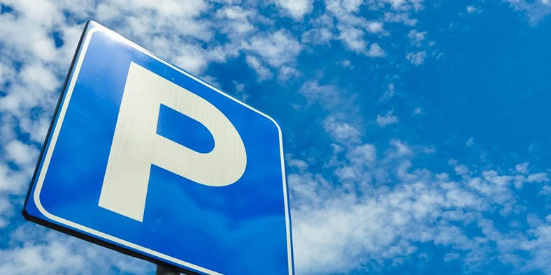 Parkolas